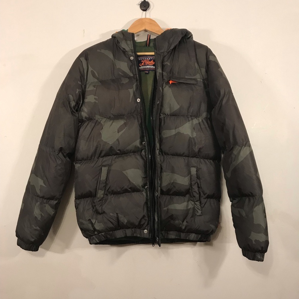 Camouflage winter coat Green and Black Puffer Jacket with Water-Resistant Finish - Picture 3 of 8